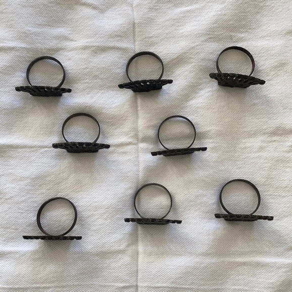 Set of 8 Crown Metal Napkin Rings - Picture 3 of 4